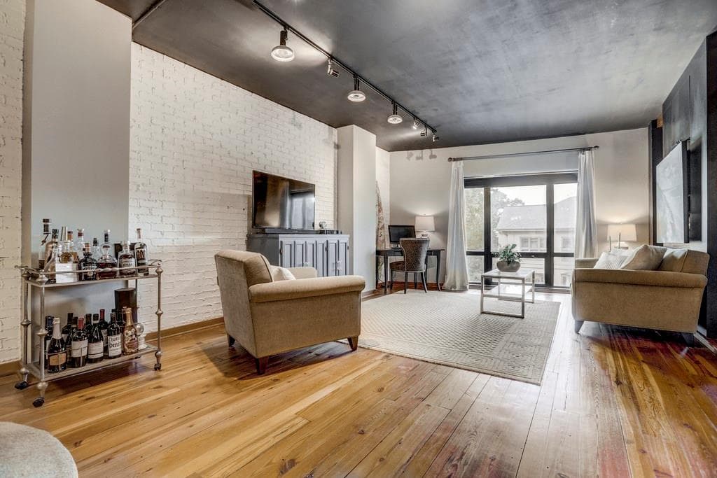 1 bedroom, 1,012 sq ft condominium sold at 3475 Oak Valley Road 340, Atlanta, GA 30326