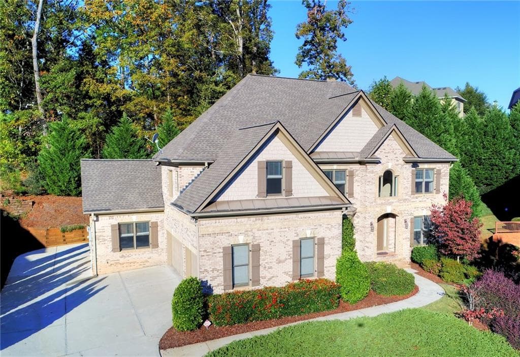 6 bedroom, 5,304 sq ft single family residence sold at 922 Heathchase Drive, Suwanee, GA 30024