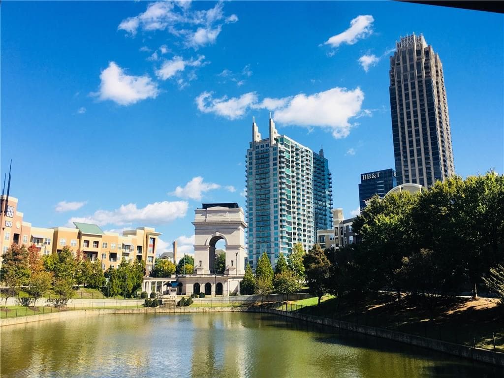1 bedroom, 915 sq ft condominium sold at 390 17th Street 3052, Atlanta, GA 30363