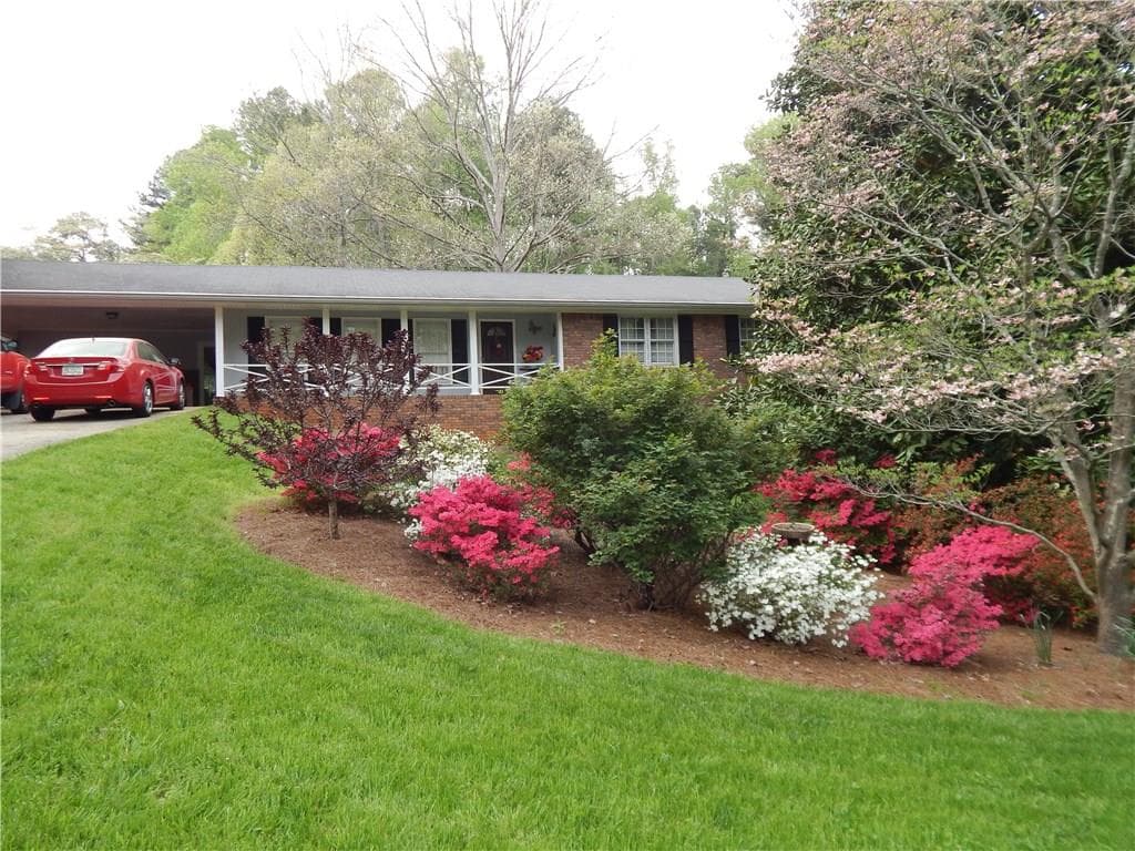 3 bedroom single family residence sold at 691 Favorwood Drive, Marietta, GA 30060
