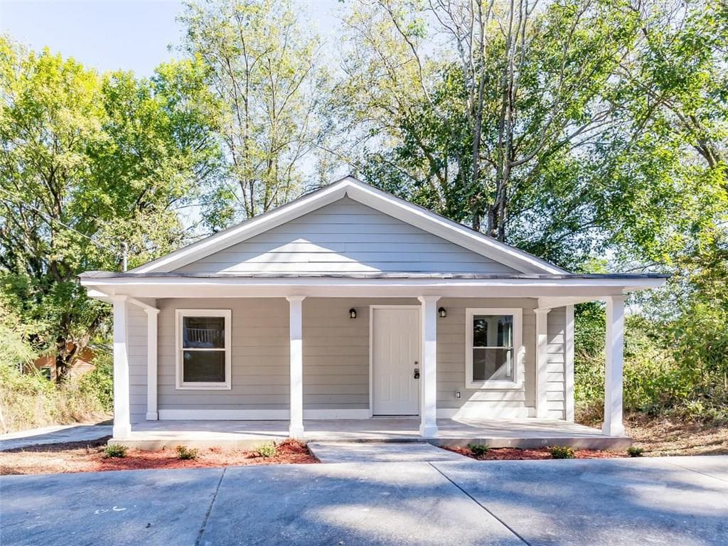3 bedroom, 1,300 sq ft single family residence sold at 1094 Sims Street, Atlanta, GA 30310