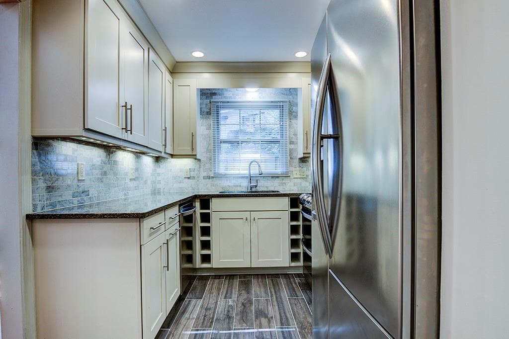 2 bedroom, 1,300 sq ft condominium sold at 108 Adrian Place -, Atlanta, GA 30327