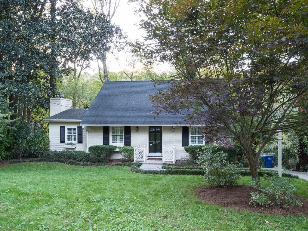 3 bedroom, 2,801 sq ft single family residence sold at 2670 Ridgemore Road, Atlanta, GA 30318