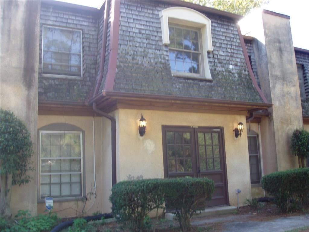 1 bedroom, 1,072 sq ft townhouse sold at 102 Rue Fontaine, Lithonia, GA 30038