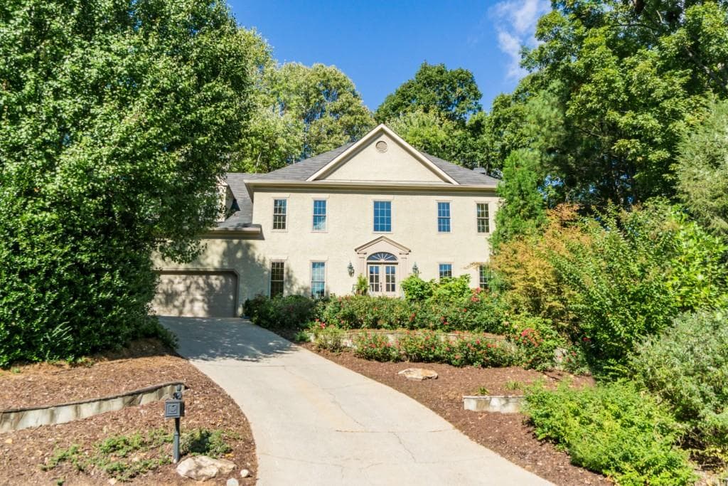 5 bedroom, 5,457 sq ft single family residence sold at 410 Windswept Court, Roswell, GA 30075