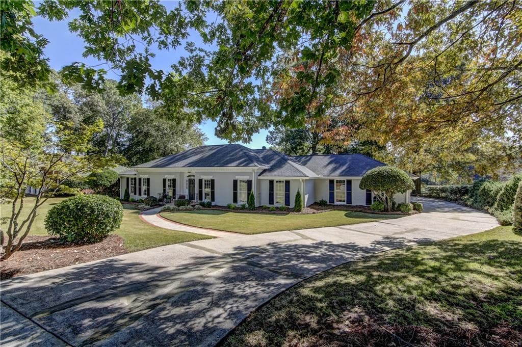 4 bedroom single family residence sold at 12133 Mountain Laurel Drive, Roswell, GA 30075