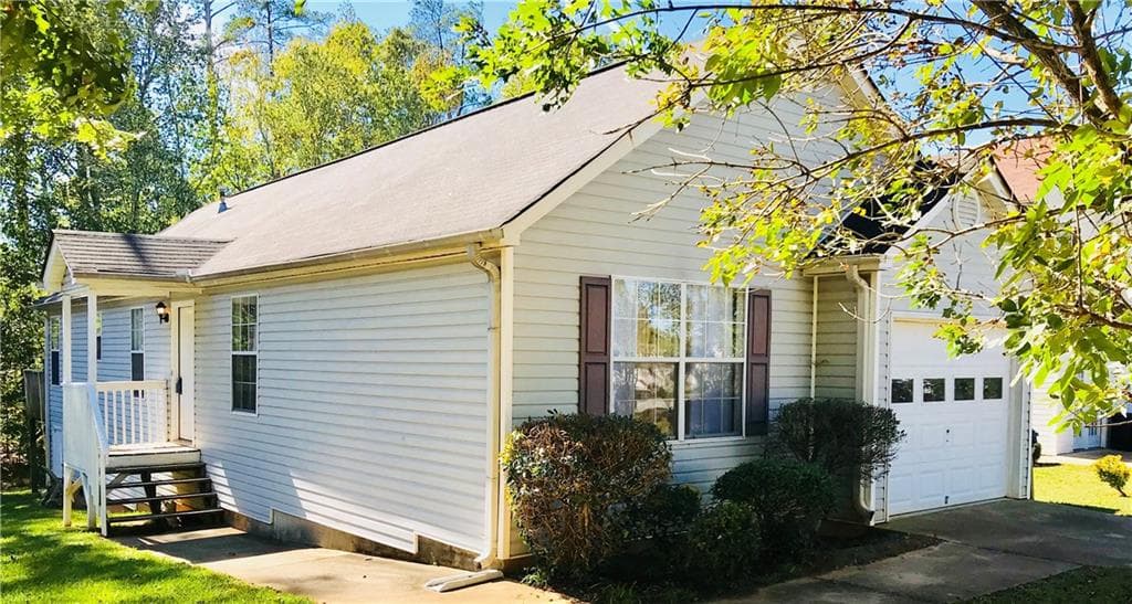 3 bedroom, 1,212 sq ft single family residence sold at 1600 Wembley Drive, Douglasville, GA 30134