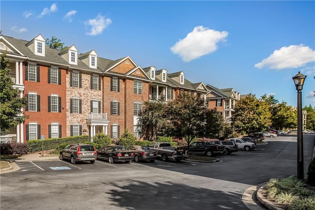 3 bedroom, 2,974 sq ft condominium sold at 4855 Ivy Ridge Drive 405, Atlanta, GA 30339