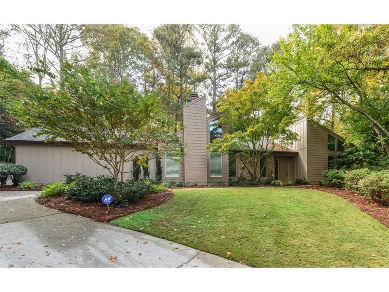 4 bedroom, 4,621 sq ft single family residence sold at 980 Riverside Trace, Sandy Springs, GA 30328