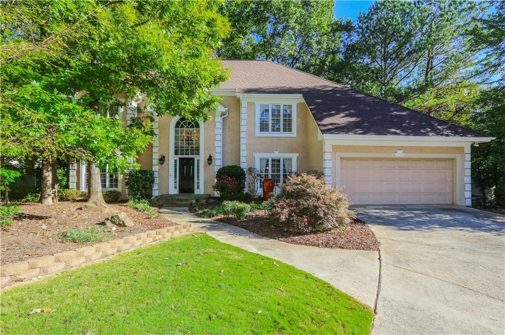 4 bedroom, 3,327 sq ft single family residence sold at 210 Moss Stone Way, Roswell, GA 30075