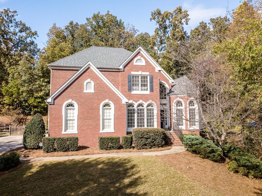 5 bedroom single family residence sold at 4135 Berkeley View Drive, Berkeley Lake, GA 30096