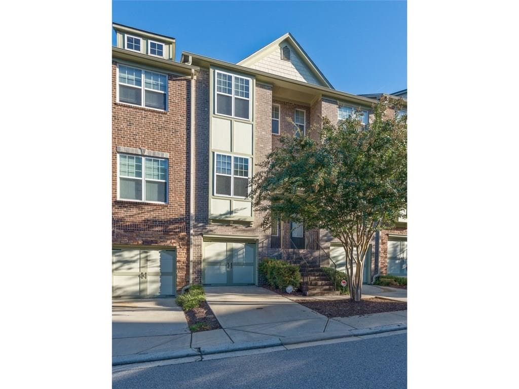 2047 Cobblestone Circle, Brookhaven, GA 30319 — most recent listing photo