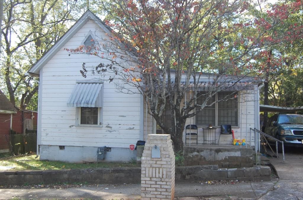 2 bedroom, 1,014 sq ft single family residence sold at 997 IRA Street, Atlanta, GA 30310
