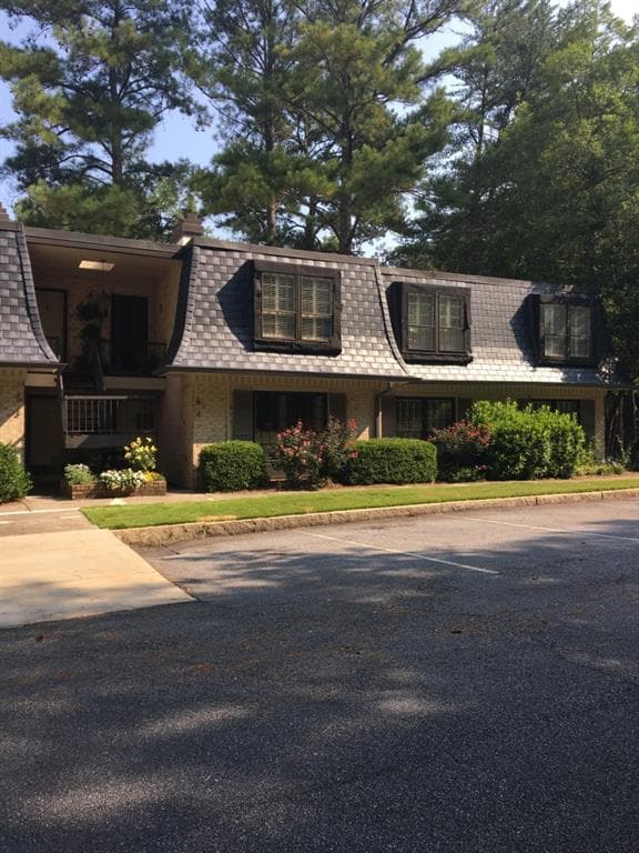 3 bedroom, 1,500 sq ft condominium sold at 4 Cantey Place 4, Atlanta, GA 30327