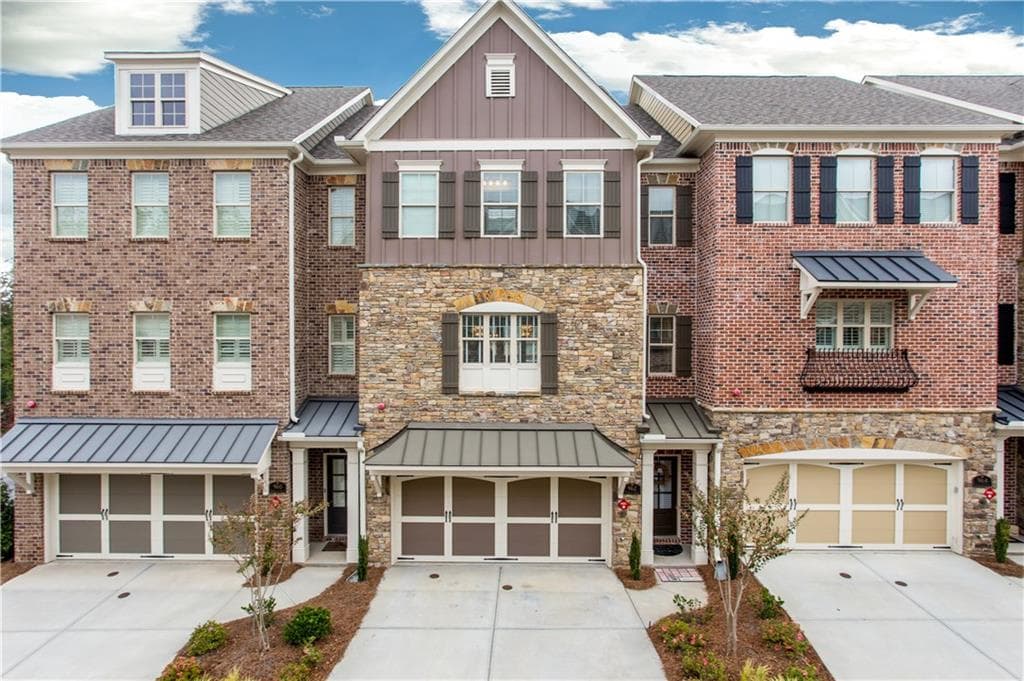 962 Thibideau Court, Sandy Springs, GA 30328 — most recent listing photo