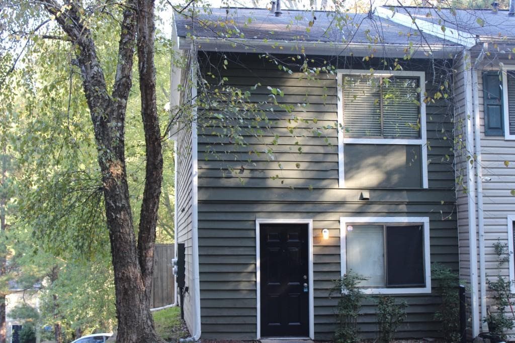 2 bedroom, 1,272 sq ft townhouse sold at 565 Northridge Crossing Drive, Atlanta, GA 30350
