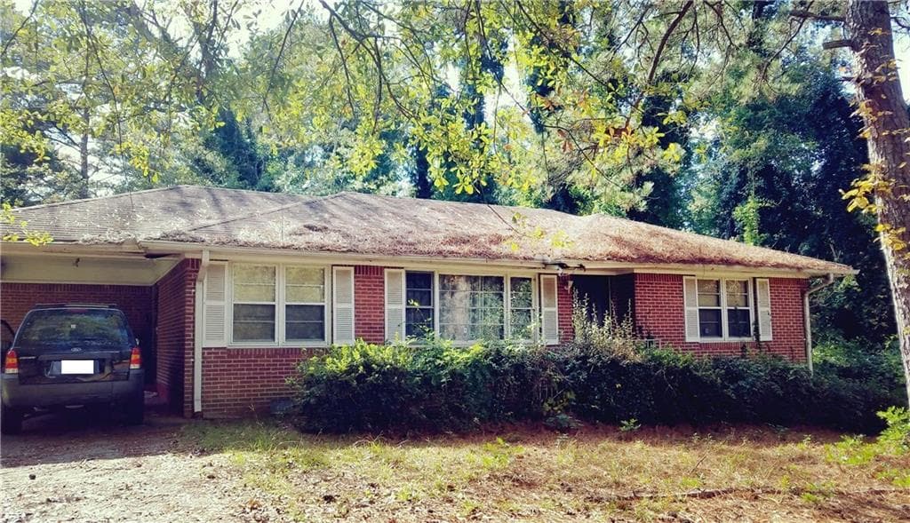 2 bedroom, 1,249 sq ft single family residence sold at 4140 Campbellton Road, Atlanta, GA 30331