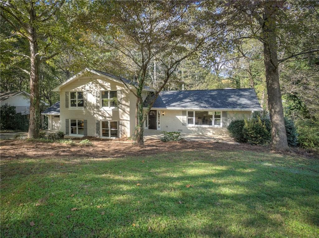 5 bedroom, 2,599 sq ft single family residence sold at 3088 Silvapine Trail, Atlanta, GA 30345