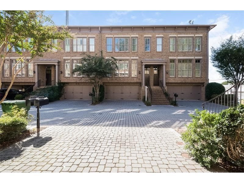 820 Highland Green Way 820, Atlanta, GA 30306 — most recent listing photo