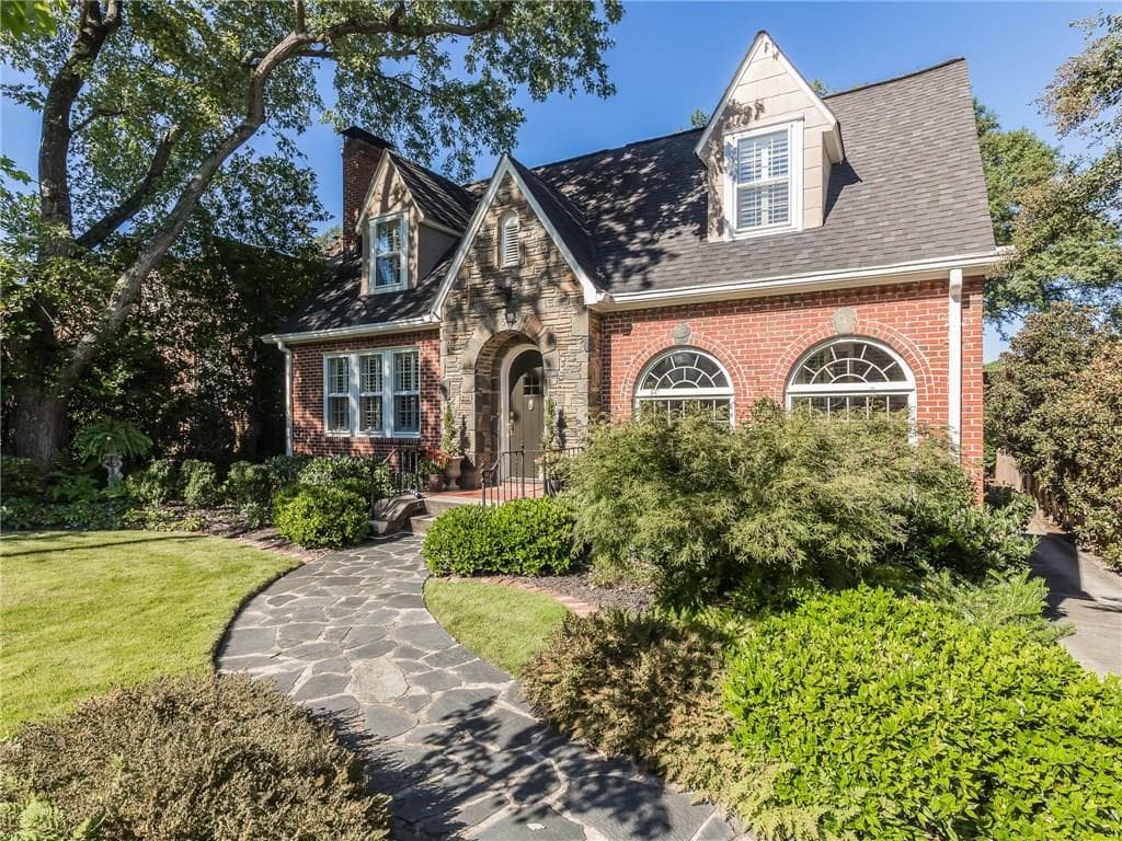 3 bedroom, 2,722 sq ft single family residence sold at 1528 N Highland Avenue, Atlanta, GA 30306