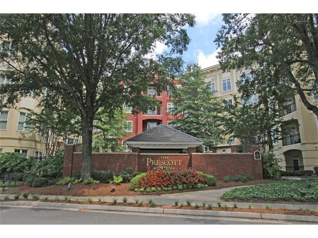 1 bedroom, 813 sq ft condominium sold at 11 Perimeter Center 1207, Atlanta, GA 30346
