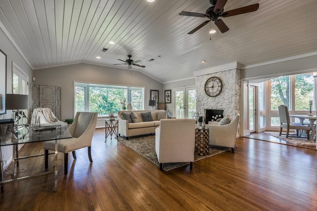 4 bedroom, 4,072 sq ft single family residence sold at 3276 Craggy Point, Atlanta, GA 30339