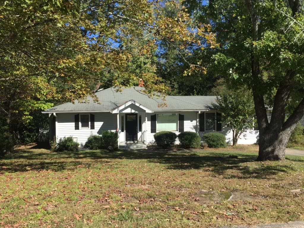 1400 N Enota Avenue, Gainesville, GA 30501 — most recent listing photo