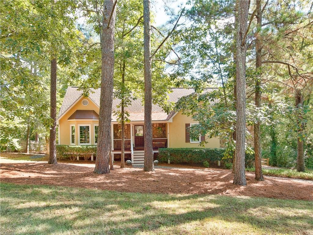 4 bedroom, 1,920 sq ft single family residence sold at 205 Farm Hill Circle, Roswell, GA 30075