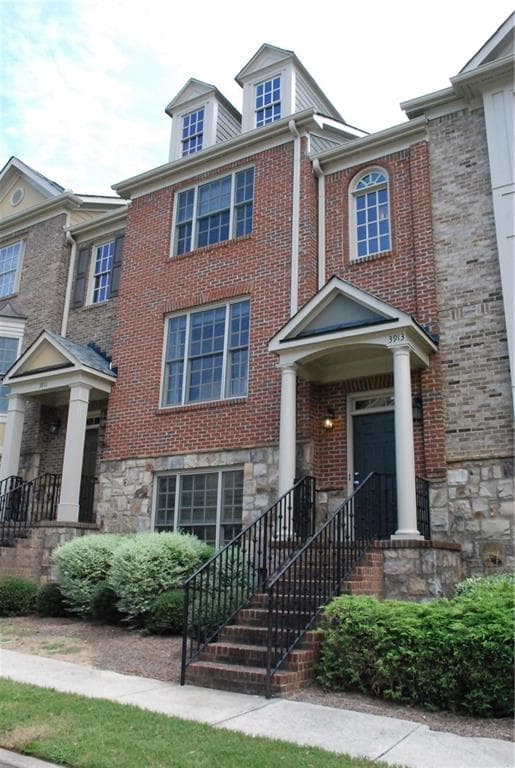 3913 High Dove Way 16, Smyrna, GA 30082 — most recent listing photo