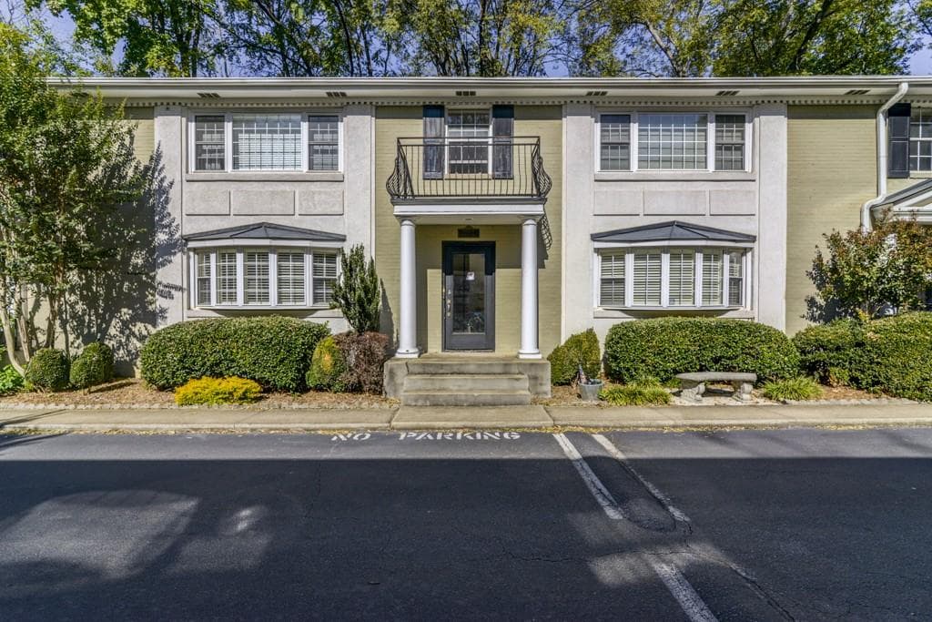 1 bedroom, 574 sq ft condominium sold at 841 Frederica Street 15, Atlanta, GA 30306