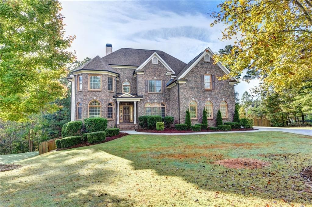 7 bedroom, 5,638 sq ft single family residence sold at 2563 Bogan Bridge Circle, Buford, GA 30519