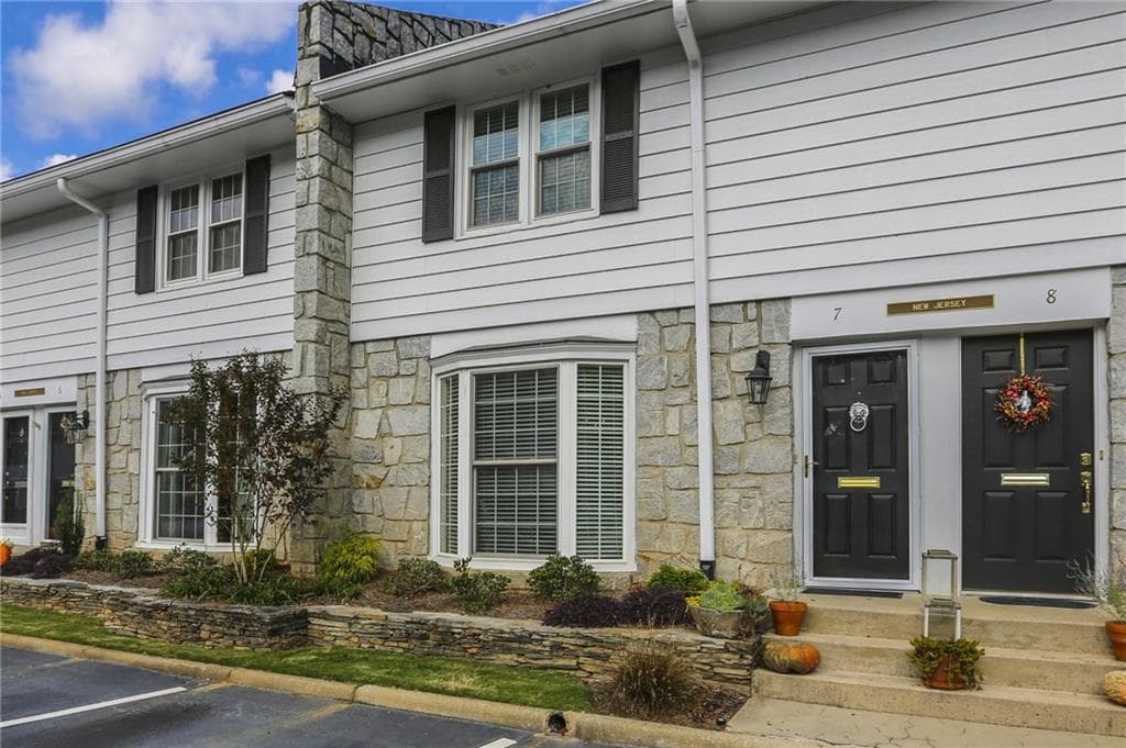 136 Peachtree Memorial Drive NJ7, Atlanta, GA 30309 — most recent listing photo