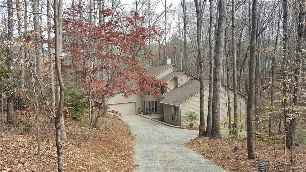 5 bedroom, 4,107 sq ft single family residence sold at 4280 Loch Highland Parkway, Roswell, GA 30075