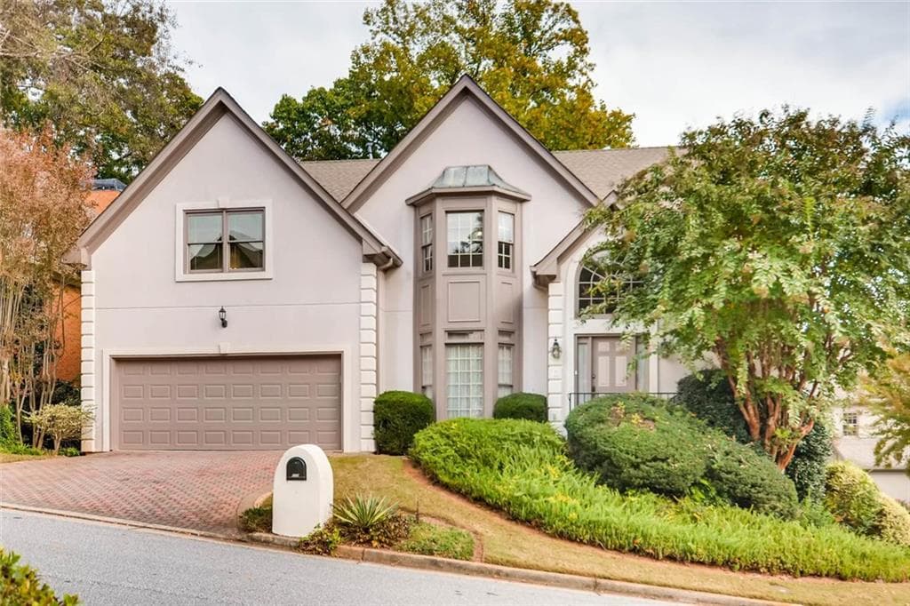 5 bedroom, 3,478 sq ft single family residence sold at 170 Grosvenor Place, Atlanta, GA 30328