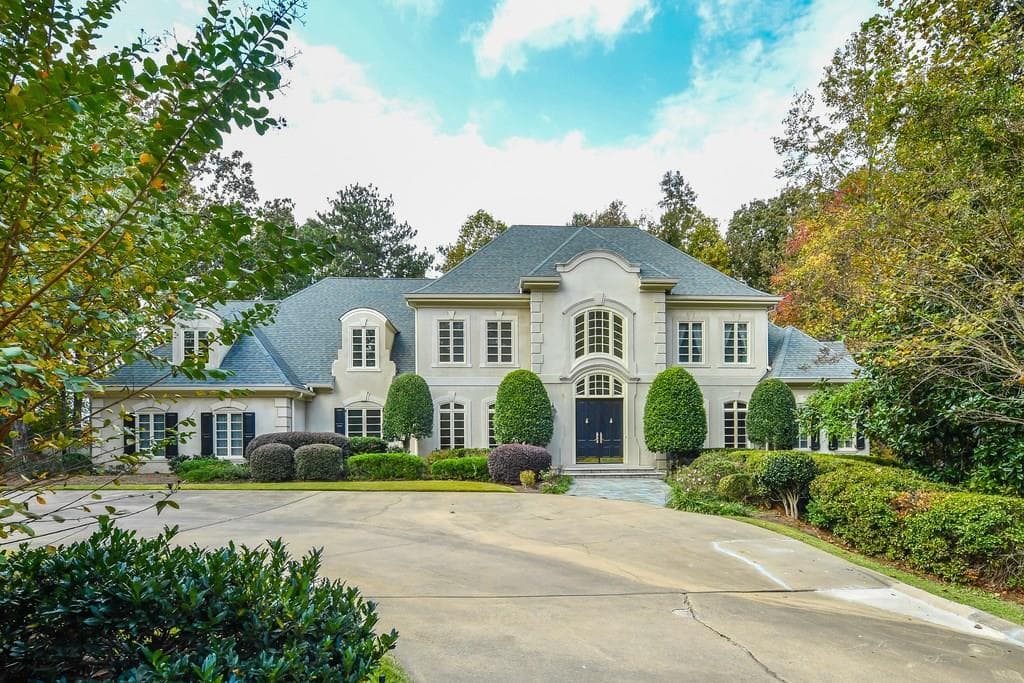 10 Powers Chase Circle, Sandy Springs, GA 30327 — most recent listing photo