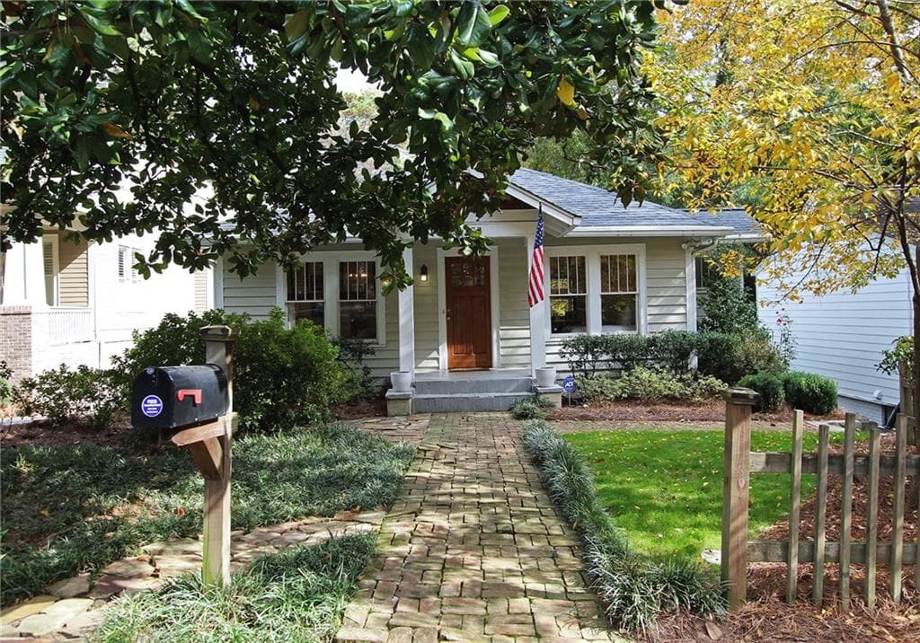 3 bedroom, 1,898 sq ft single family residence sold at 2275 Shenandoah Avenue, Atlanta, GA 30305