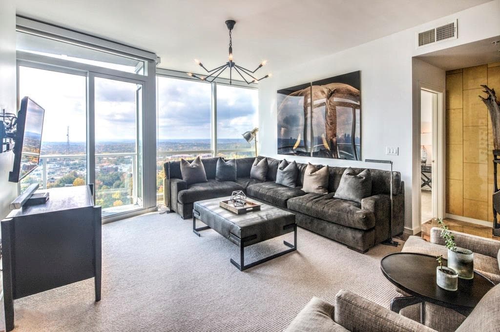 2 bedroom, 1,881 sq ft condominium sold at 3325 Piedmont Road 2803, Atlanta, GA 30305