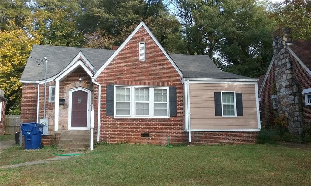 3 bedroom, 1,832 sq ft single family residence sold at 1607 S Gordon Street, Atlanta, GA 30310