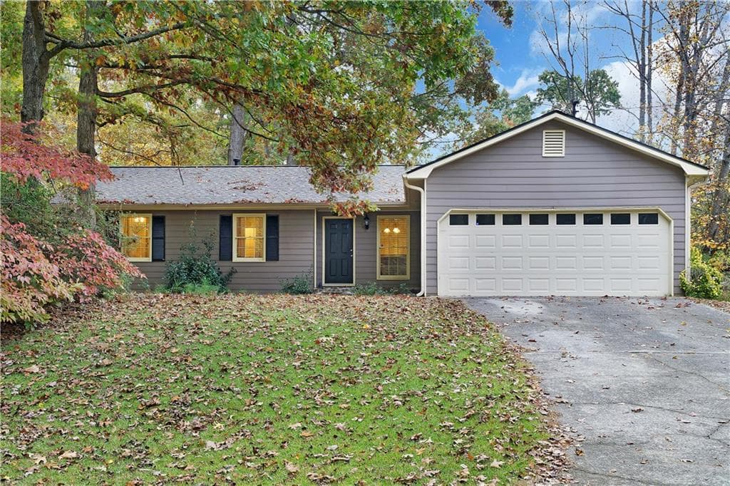 3 bedroom, 1,200 sq ft single family residence sold at 134 N View Lane, Kennesaw, GA 30144
