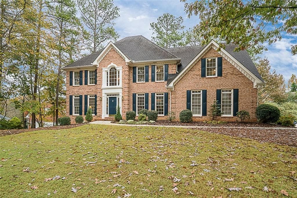 5 bedroom, 4,744 sq ft single family residence sold at 10555 Centennial Drive, Alpharetta, GA 30022