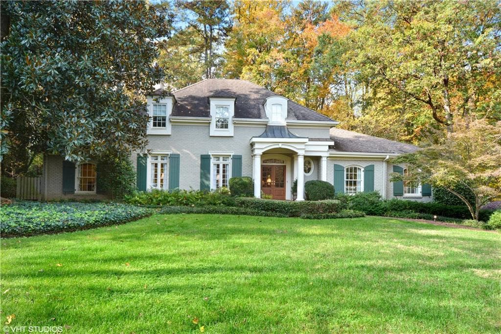 5 bedroom, 5,928 sq ft single family residence sold at 3320 Chatham Road, Atlanta, GA 30305