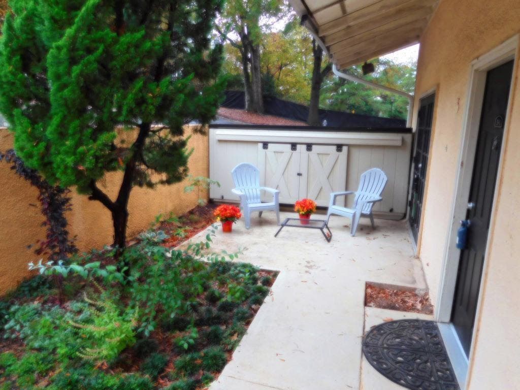 1 bedroom, 551 sq ft condominium sold at 1150 Collier Road D1, Atlanta, GA 30318