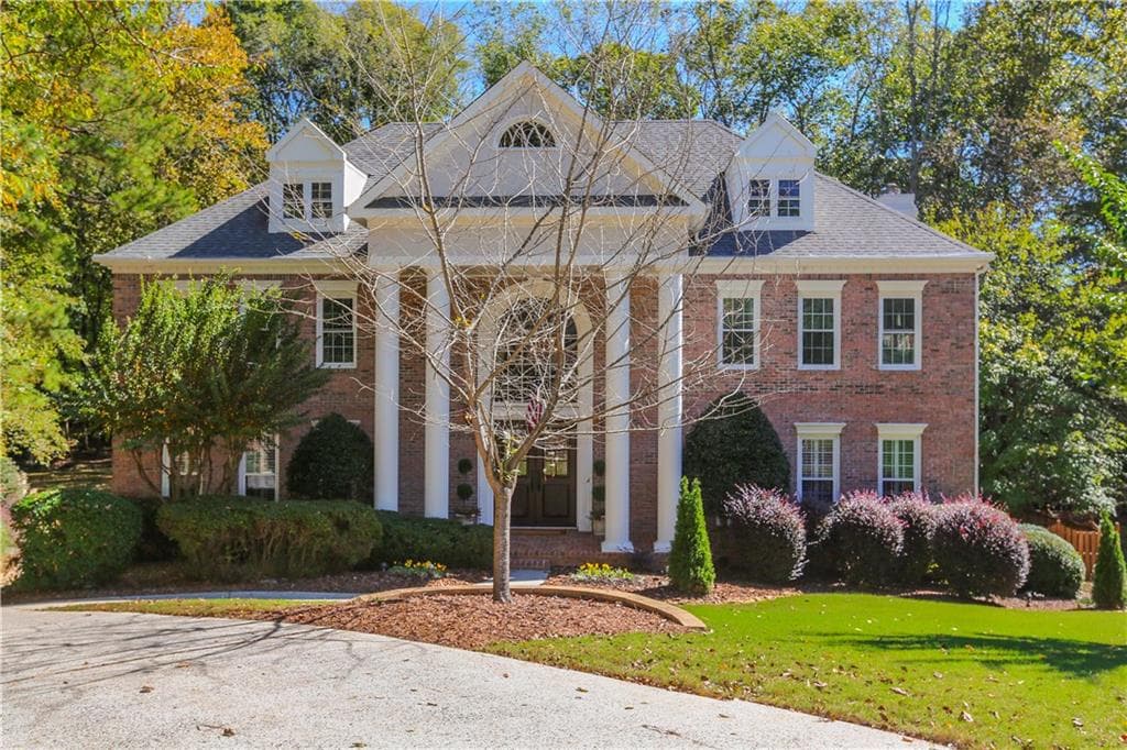 6 bedroom, 6,455 sq ft single family residence sold at 2875 Stoneglen Close, Roswell, GA 30076