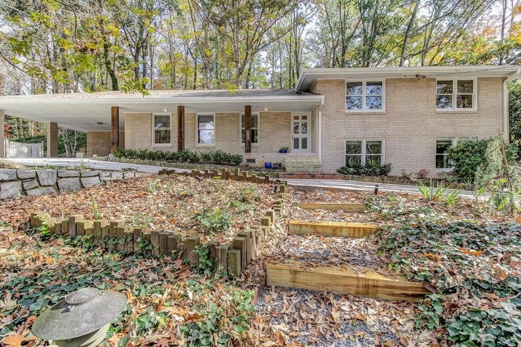 3 bedroom, 2,102 sq ft single family residence sold at 2481 Brookdale Drive, Atlanta, GA 30345