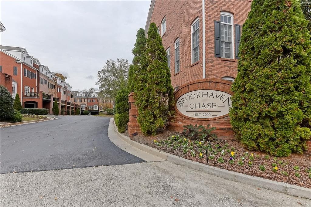 2573 Brookhaven Chase Lane, Brookhaven, GA 30319 — most recent listing photo