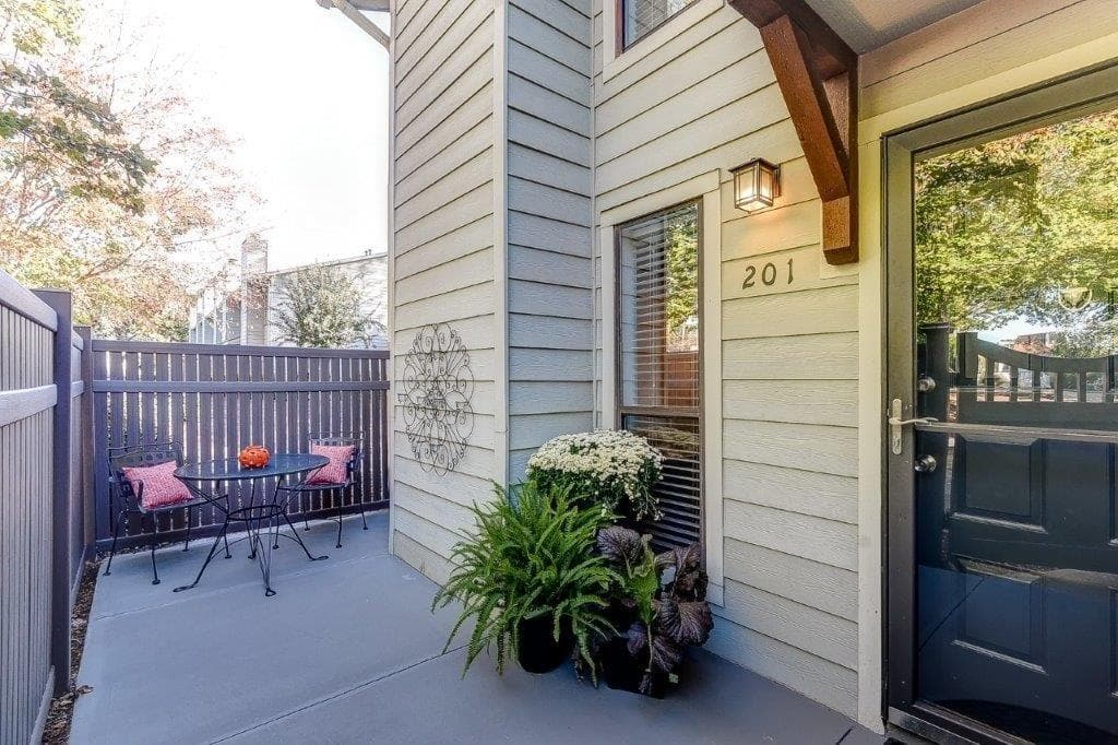 201 Park Ridge Circle, Marietta, GA 30068 — most recent listing photo