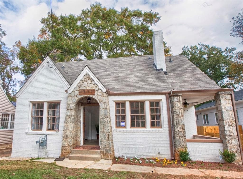 3 bedroom, 1,581 sq ft single family residence sold at 1571 Beecher Street, Atlanta, GA 30310