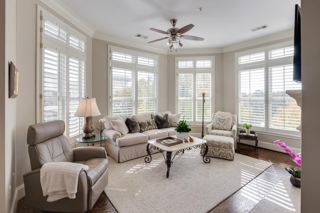 2 bedroom, 1,298 sq ft condominium sold at 11 Perimeter Center 1413, Atlanta, GA 30346