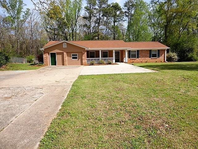3 bedroom, 1,800 sq ft single family residence sold at 5897 Lake Acworth Drive, Acworth, GA 30101