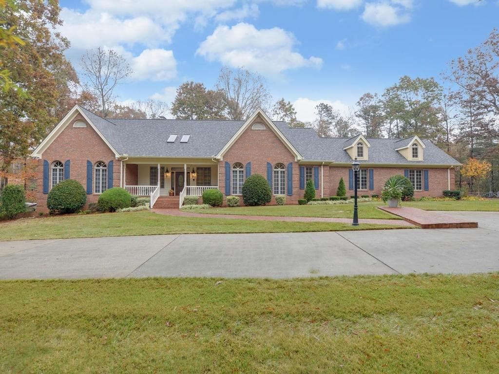 368 Arrendale Street, Clarkesville, GA 30523 — most recent listing photo